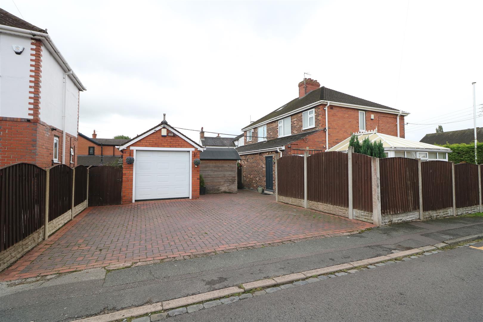 3 bed property in Maunders Road, Stoke-On-Trent